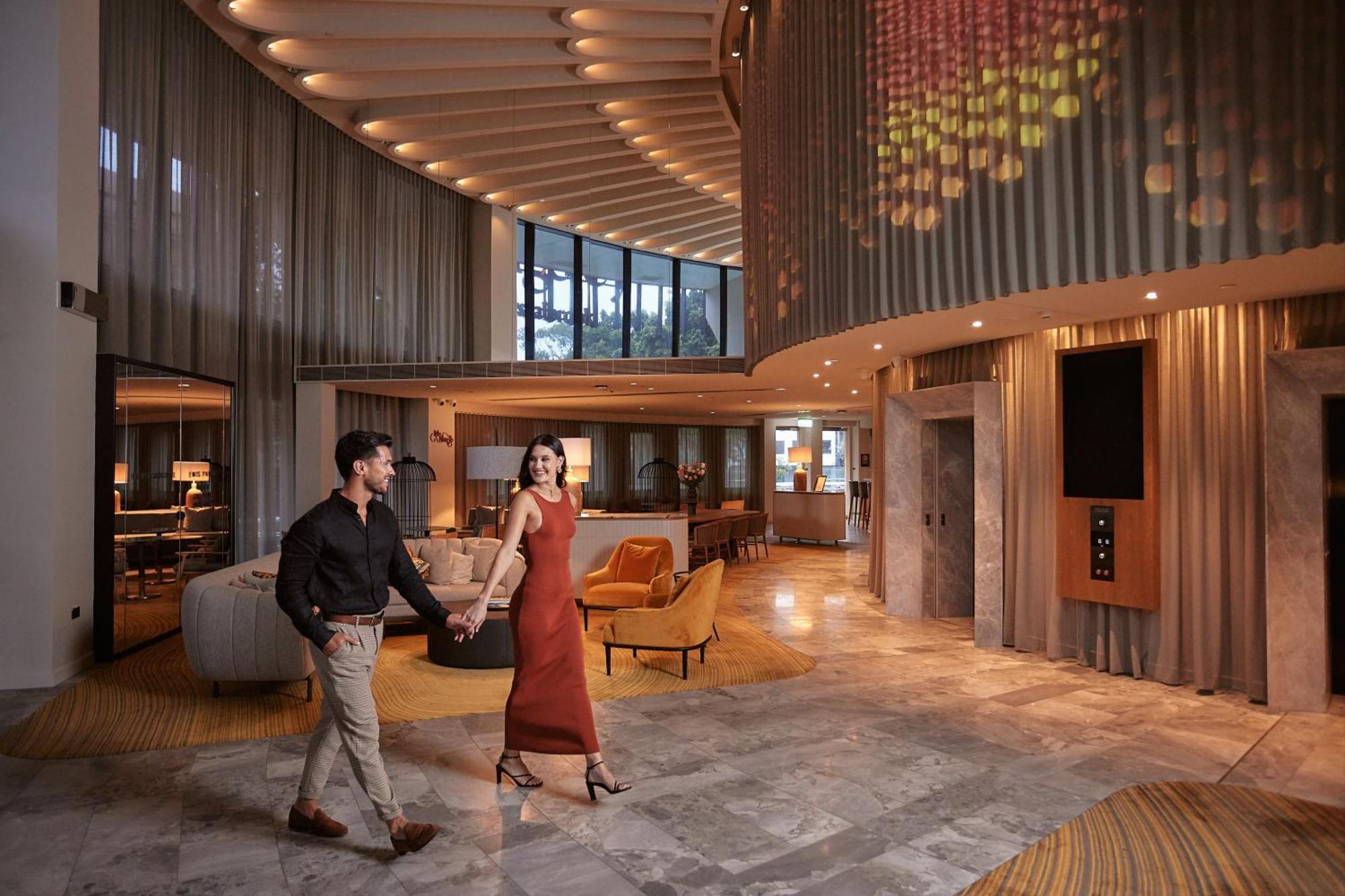 Crystalbrook Kingsley Hotel Newcastle Exterior foto The lobby of the hotel